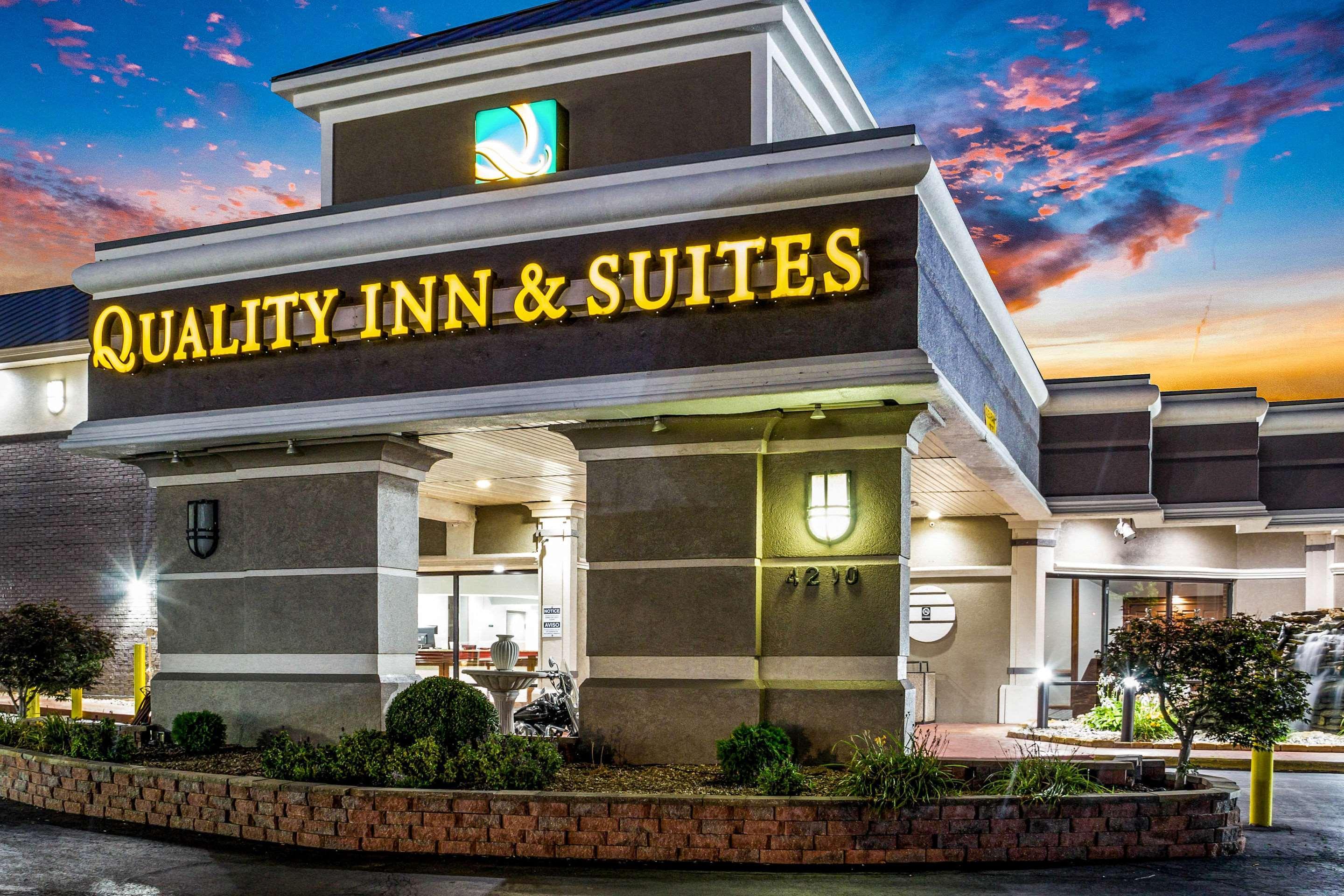 Quality Inn & Suites Kansas City - Independence I-70 East Kültér fotó