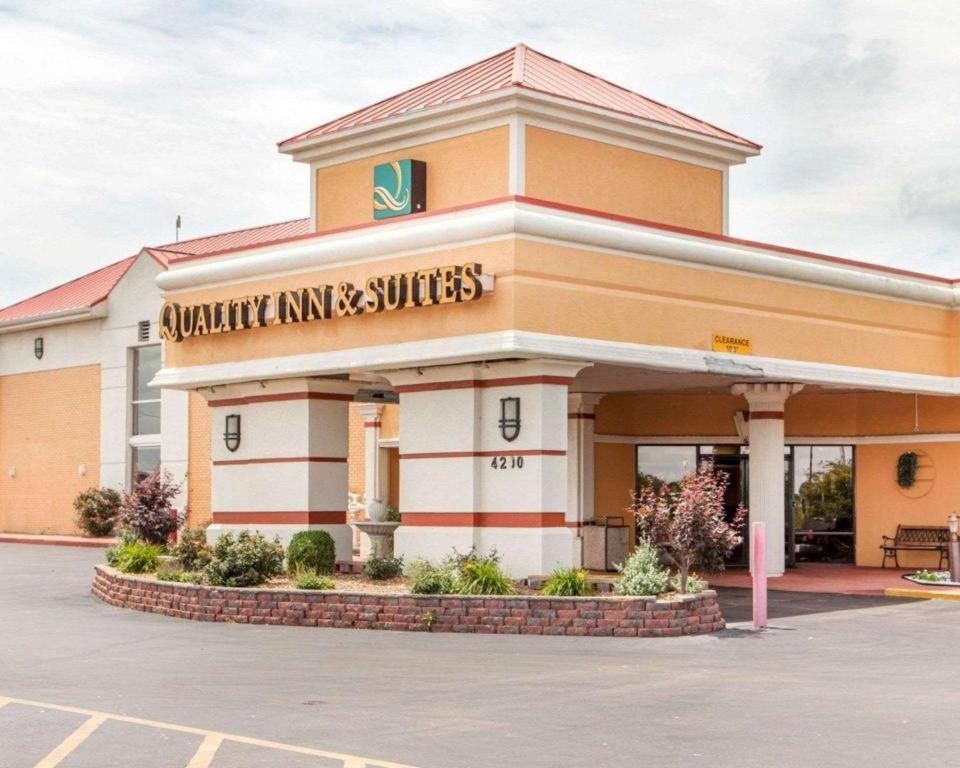 Quality Inn & Suites Kansas City - Independence I-70 East Kültér fotó