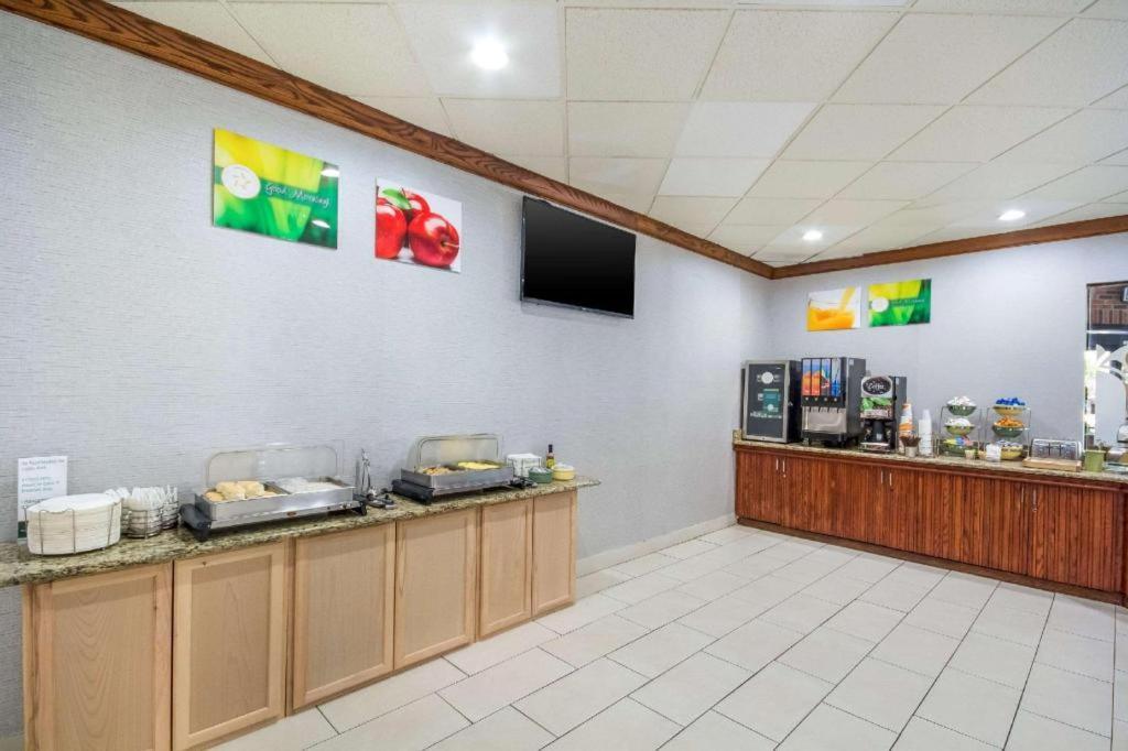 Quality Inn & Suites Kansas City - Independence I-70 East Kültér fotó