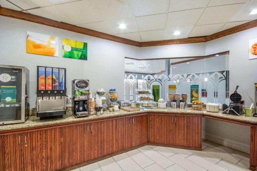 Quality Inn & Suites Kansas City - Independence I-70 East Kültér fotó